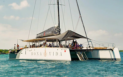 Tourists enjoying Catamaran Sunset Open Bar Tour in Cartagena.