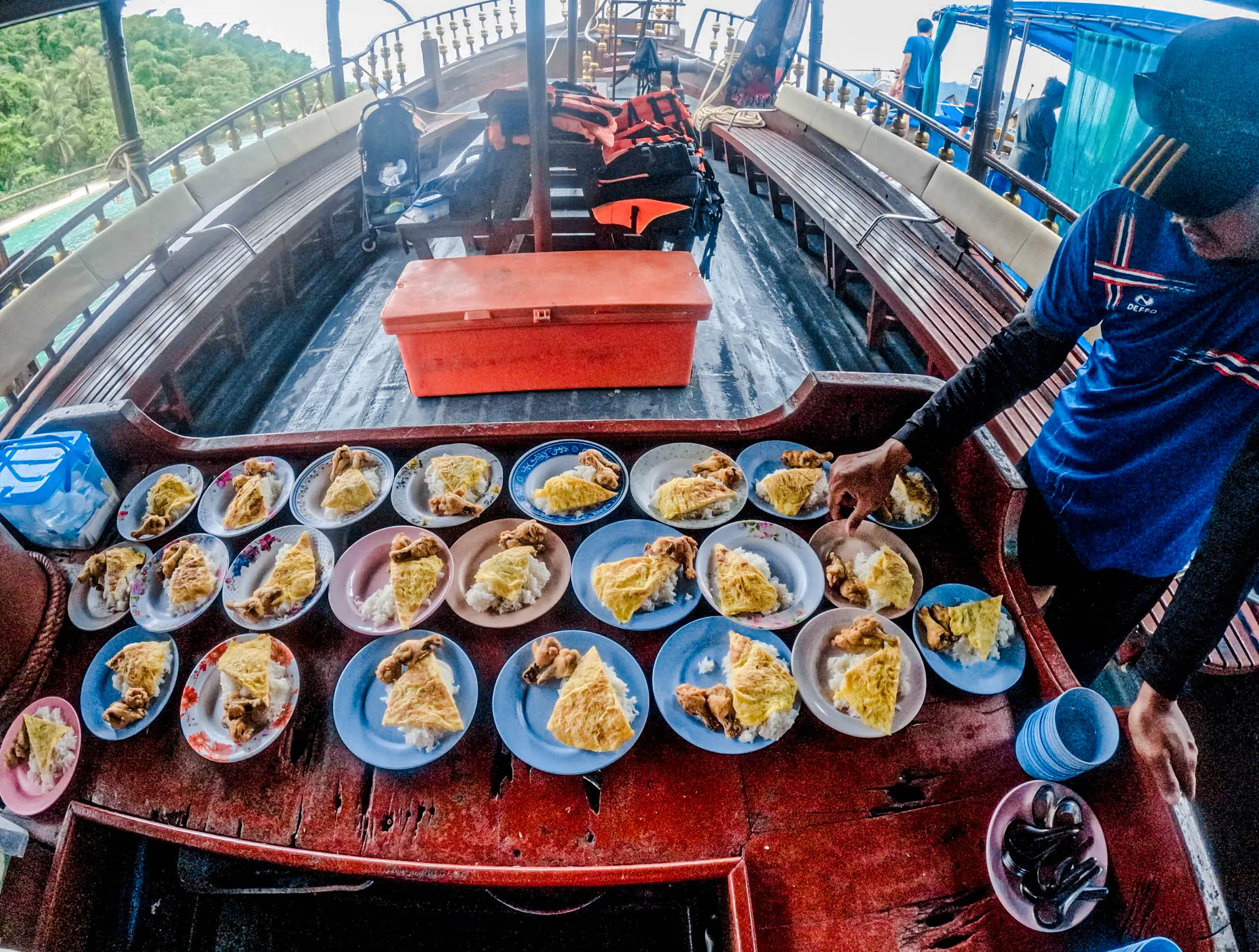 Koh Chang 3 or 4-Island Big Boat Snorkeling Tour with Lunch