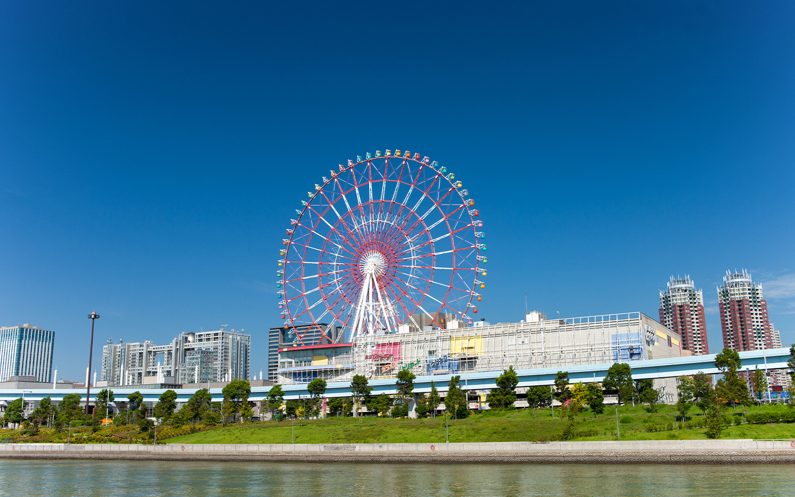 Giant Sky Wheel in Palette Town