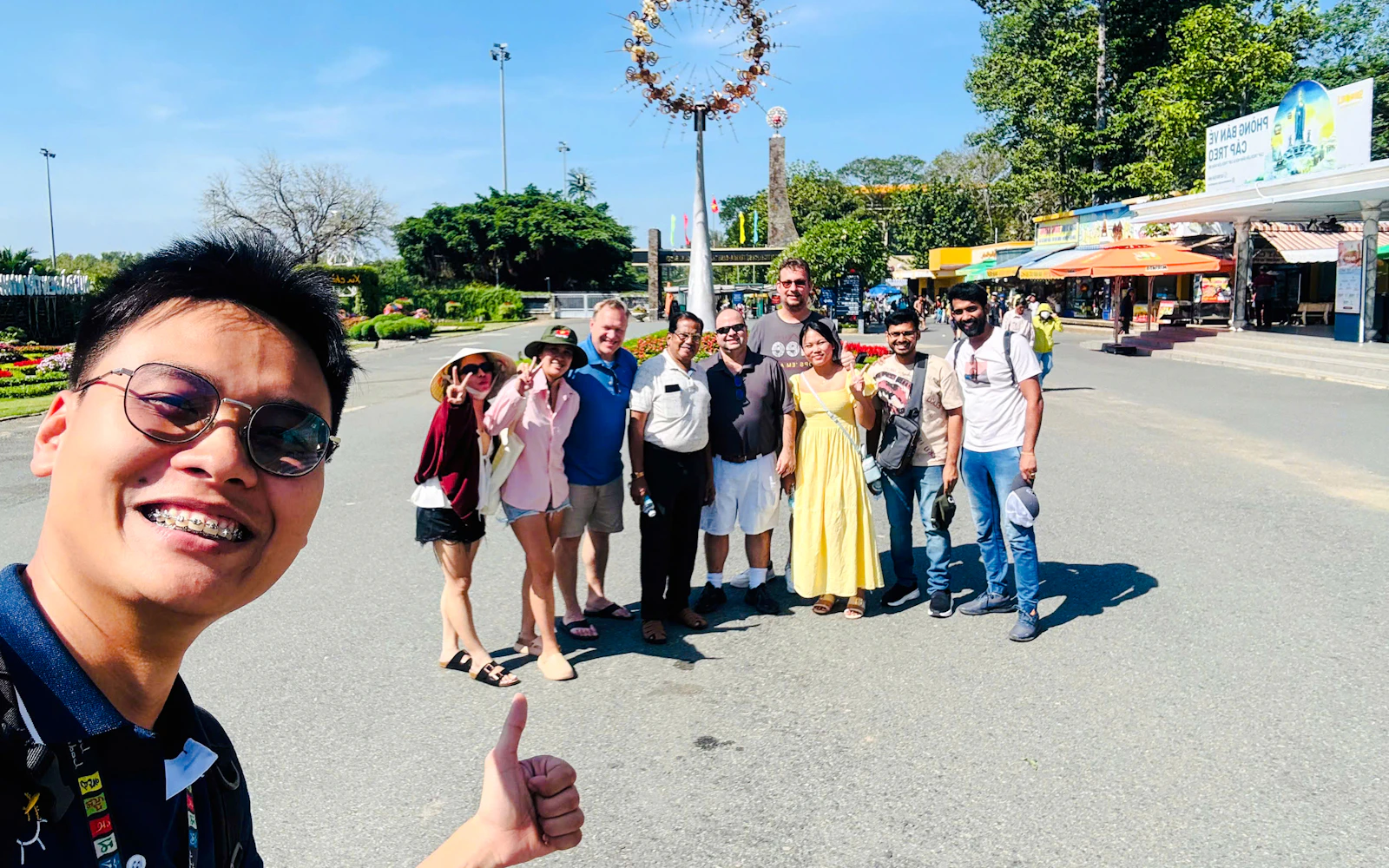 From Ho Chi Minh City: Sun World Ba Den Mountain and Cao Dai Holy See Small-Group Tour with Lunch (Product 56479)