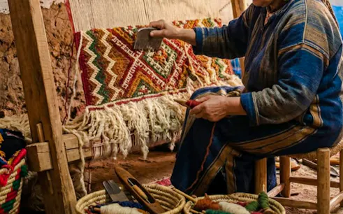 small-group weaving workshop with sidi mokhtar women's cooperative-1