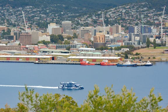 full-day guided tour of mt wellington with tickets to mona-7