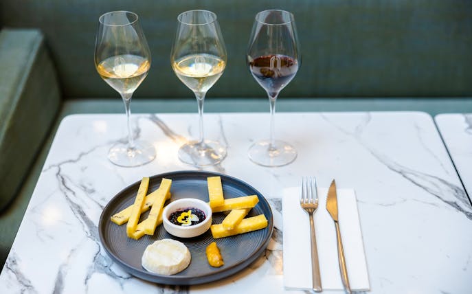 clase de repostería francesa en parís con degustación de vinos y quesos-1