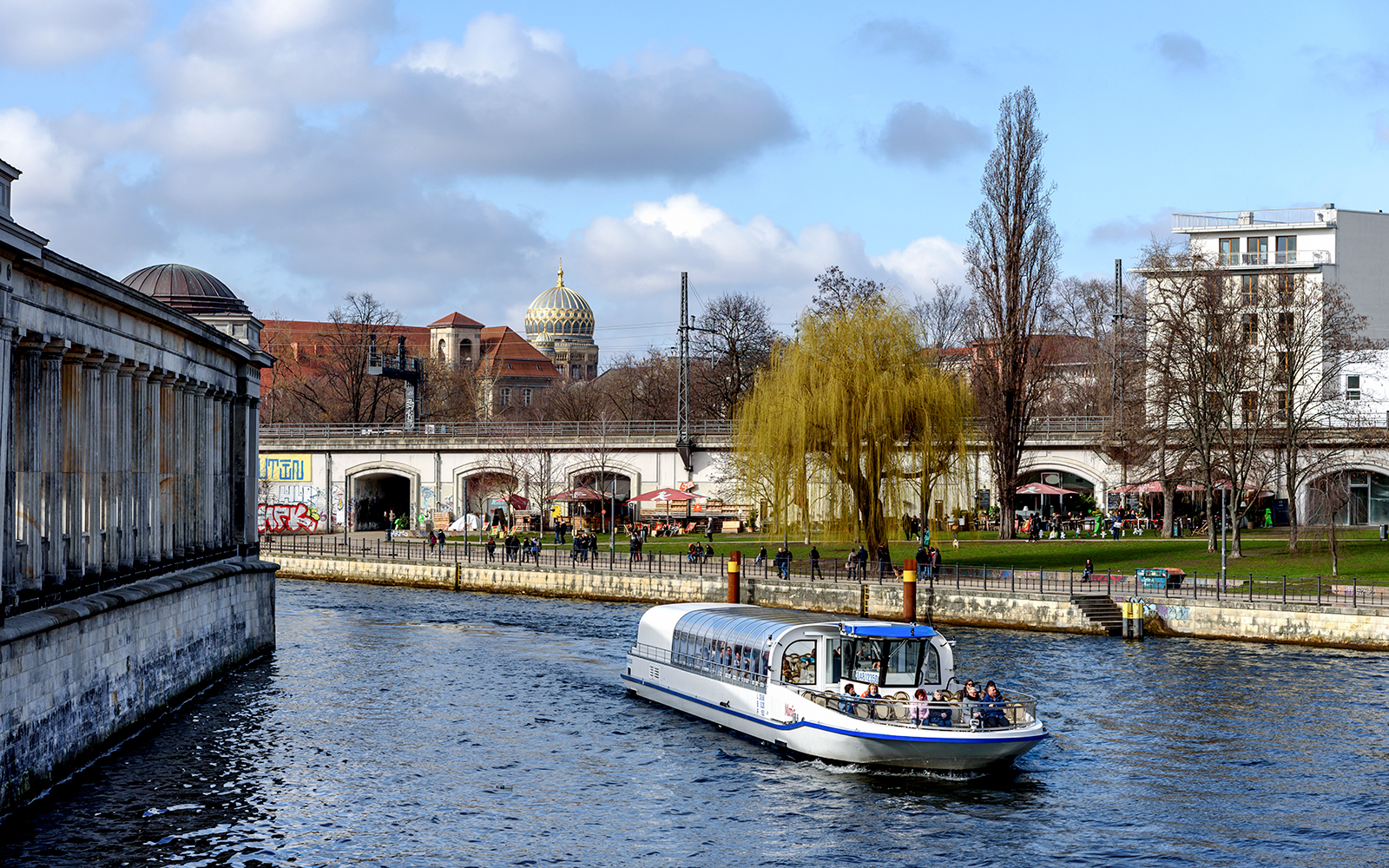 Berlin city tour boats