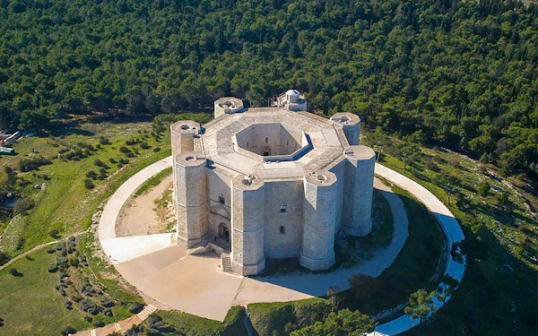Castel del Monte Small-Group Guided Tour