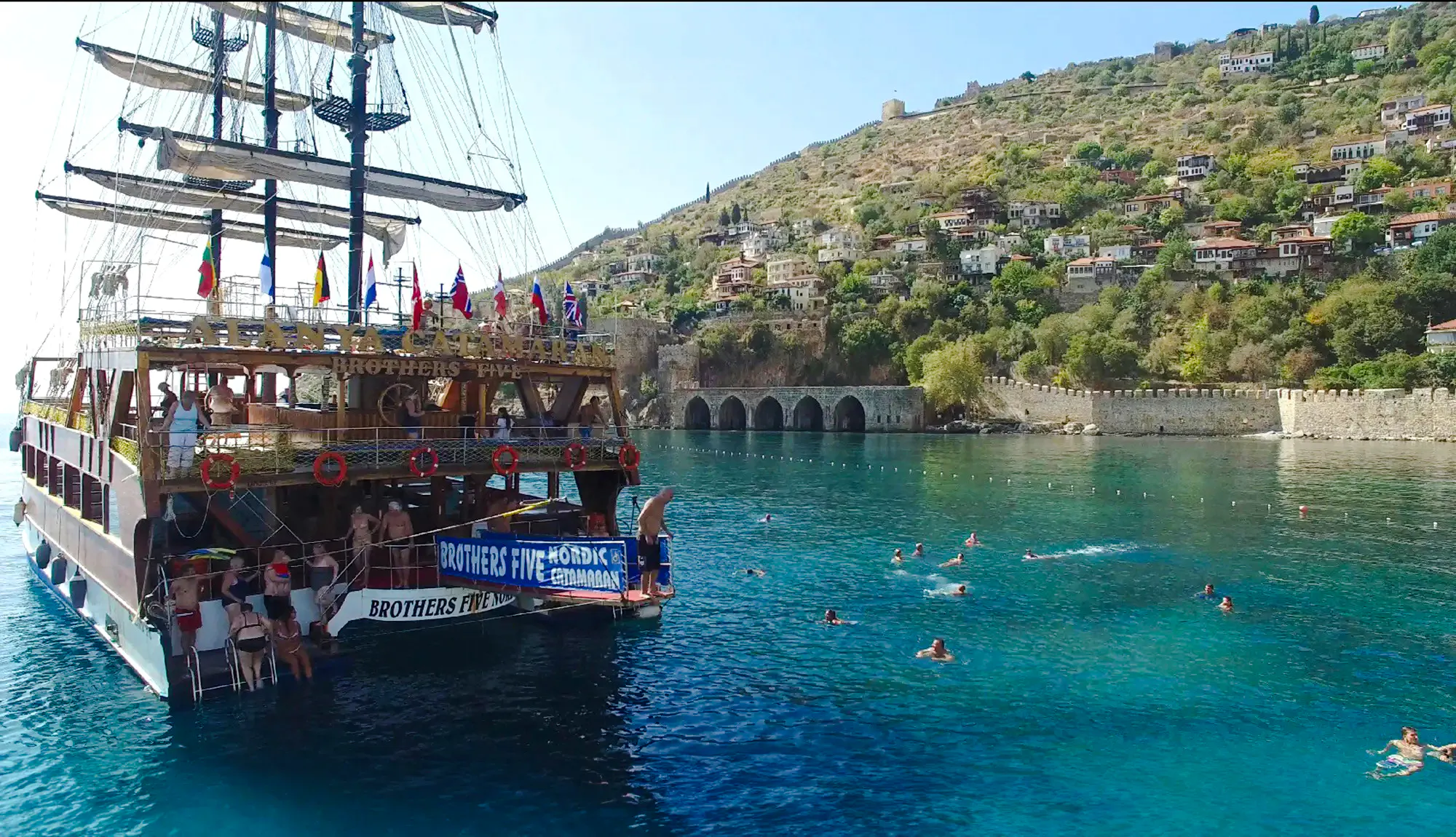 cruzeiro de catamarã em alanya com almoço com churrasco, refrigerantes e traslados de ida e volta do hotel-1
