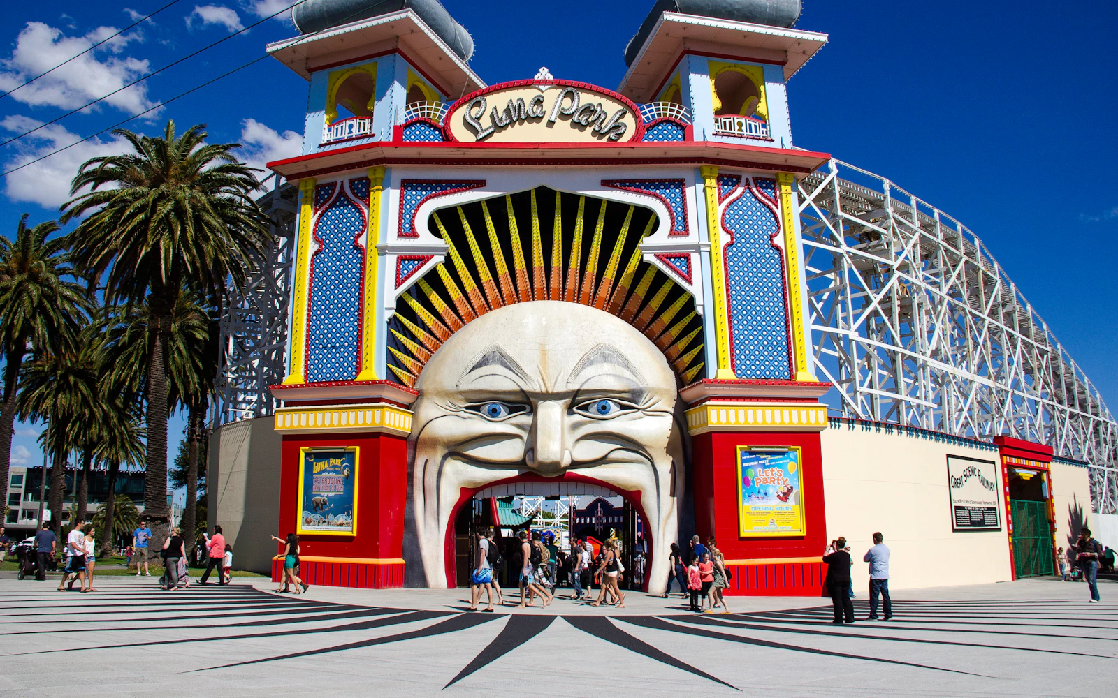 Melbourne Walking Tour with Tram Ride: Fitzroy, Laneways, Chinatown and St Kilda Image 3