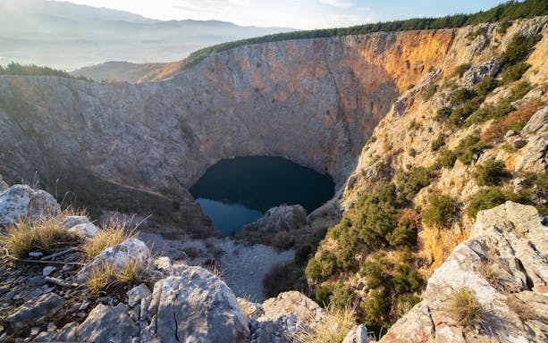 visite guidée des lacs d'imotski avec dîner typique et dégustation de vin à partir de split-4