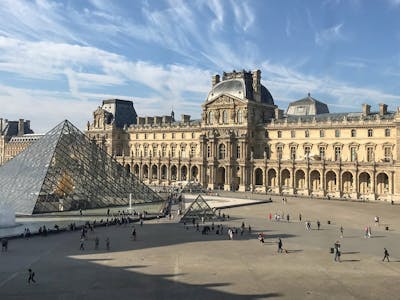 Montmartre Tour - Louvre Museum
