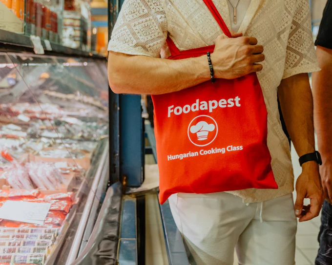 Budapest: Food Tour Market to Tavern: 12+ Tasters & Wines (Product 53743)