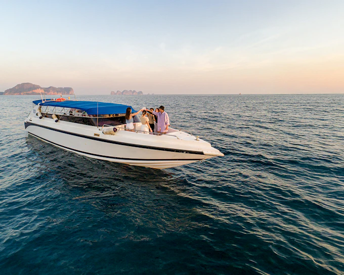 From Phuket: Phi Phi Island, Maya Bay & Bamboo Island Tour by Premium Speedboat with Lunch & Hotel Transfers
