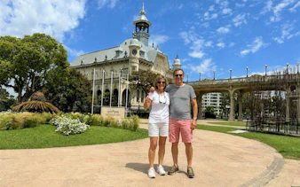 Couple posing in front of the Tigre Art Museum during Buenos Aires to Tigre Delta tour.