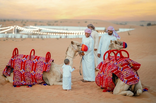 Safari dans le désert de luxe et de patrimoine en soirée