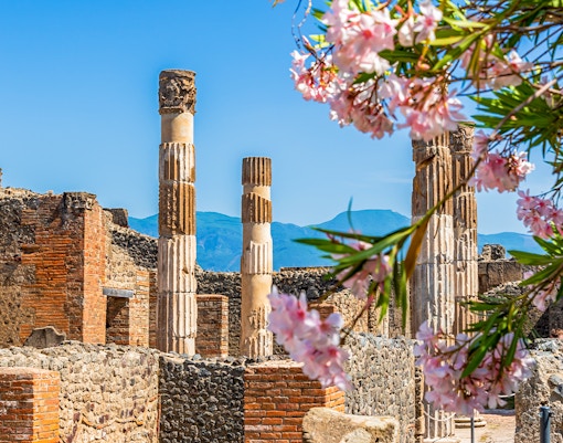 Pompeii Spring weather
