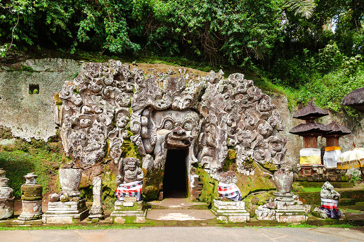 Ubud’s Ultimate: Culture, Crafts & Cascades Tour
