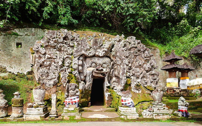 Ubud’s Ultimate: Culture, Crafts & Cascades Tour