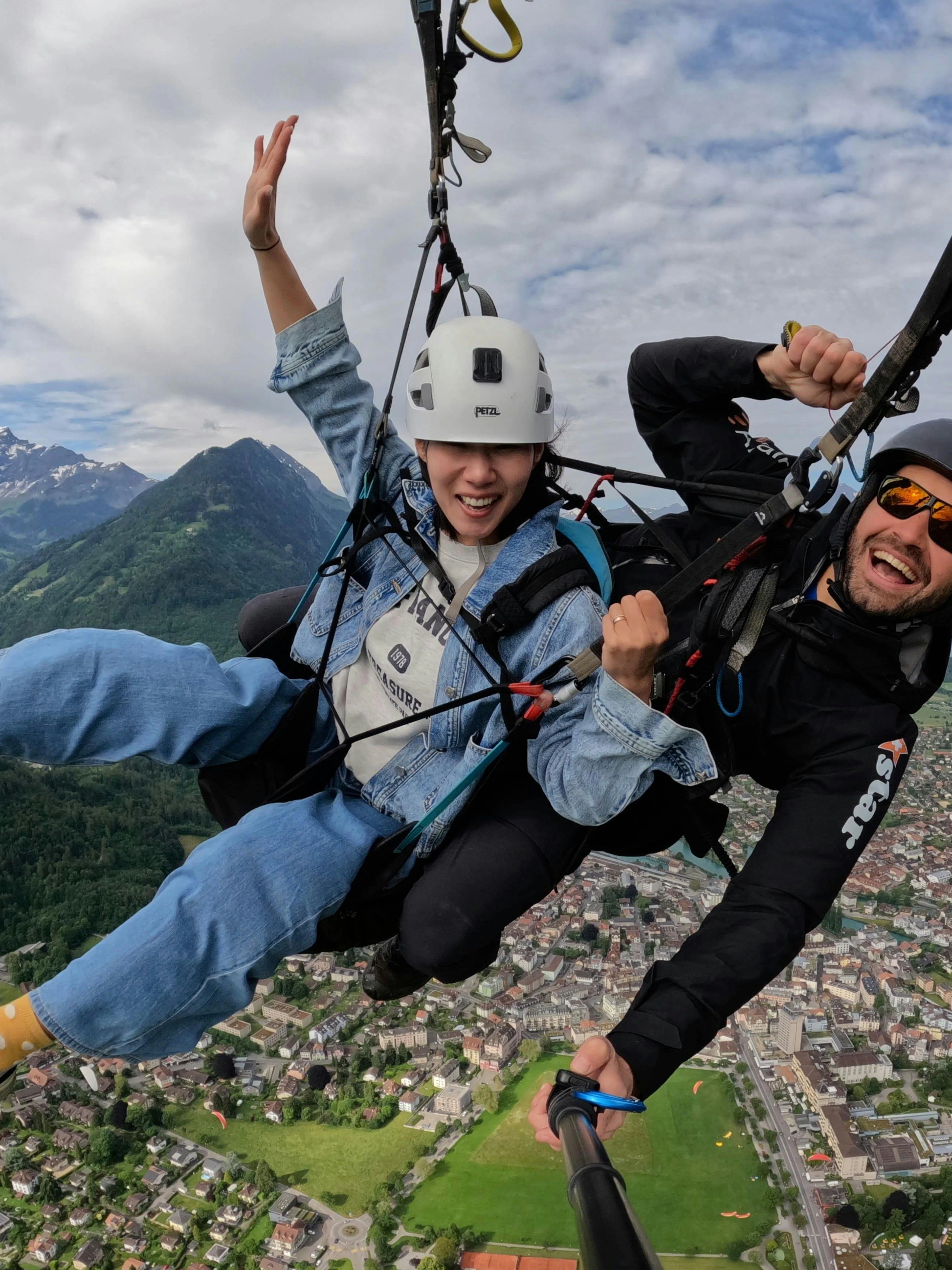 volo e lancio con parapendio in tandem a interlaken-1