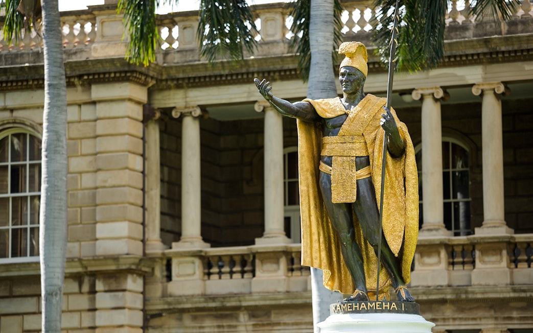 King Kamehameha statue in front of Aliʻiōlani Hale, Honolulu.
