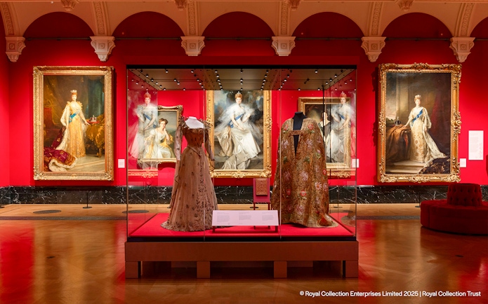 Edwardian portraits and gowns at Kings Gallery, Buckingham Palace exhibition.
