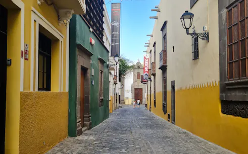 las palmas de gran canaria old town and historic sites private walking tour with cheese and wine tasting-1