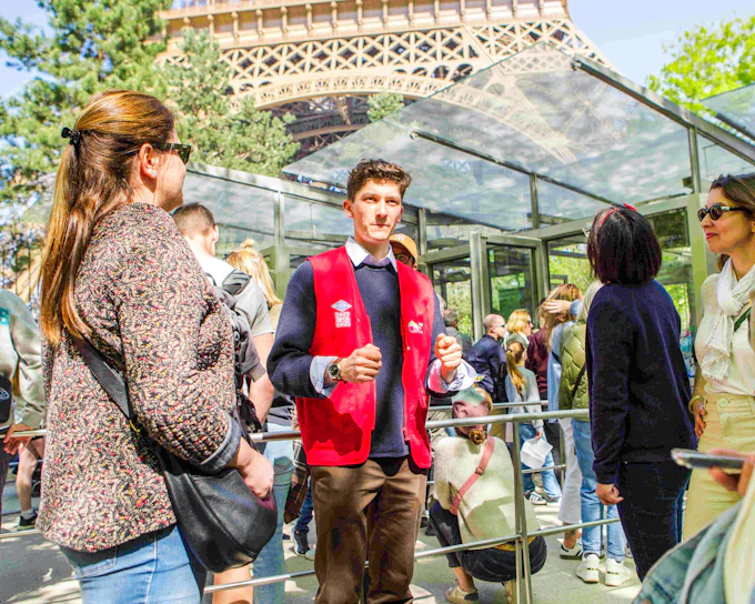 Illumination Tour of Paris and Eiffel Tower 2nd Floor (Reserved Access)