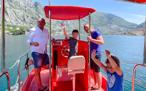 Group enjoying semi-submarine tour in Boka Bay, Kotor.