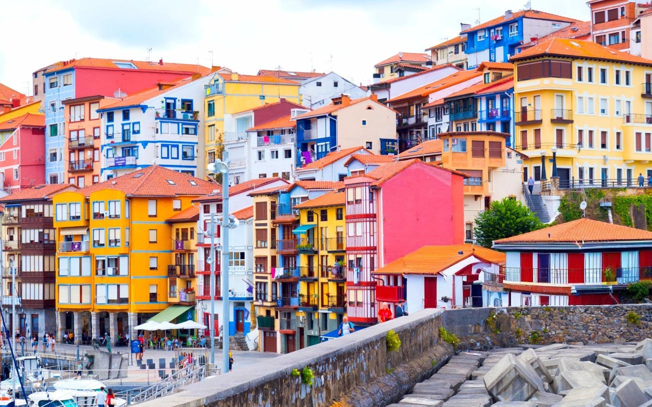 biscay bridge, gaztelugatxe and txakoli wine tasting in small group from bilbao-4