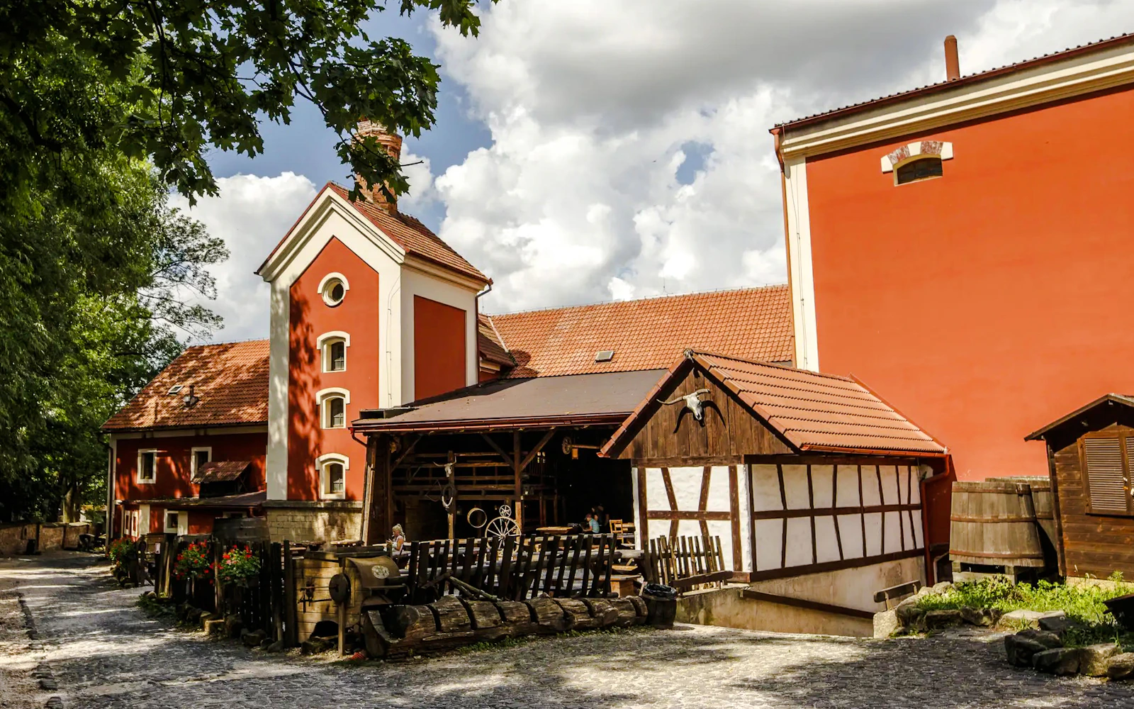 From Prague: Dětenice Medieval Dinner Show with Unlimited Drinks and Transfers Image 2