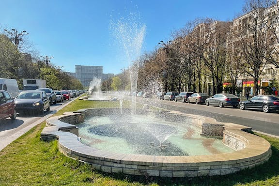 visita guiada sin colas de 1 hora al palacio del parlamento de bucarest-9
