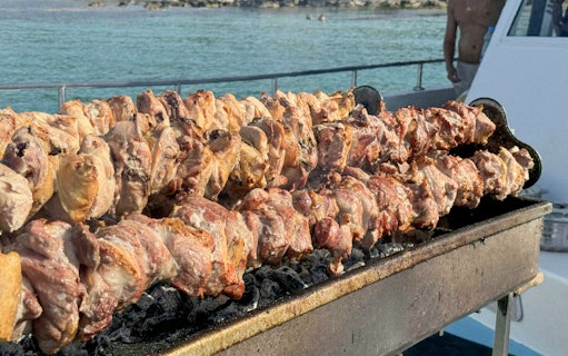 fra paphos: eftermiddagssejlads til blue lagoon med svømning, grill og vin-5