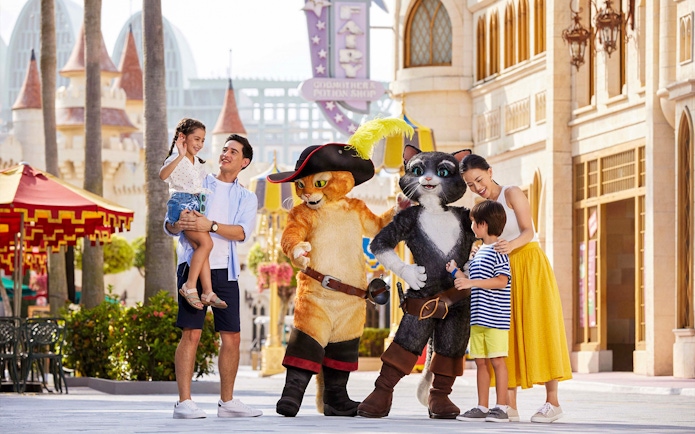 Characters from Puss in Boots with visitors at Universal Studios Singapore.