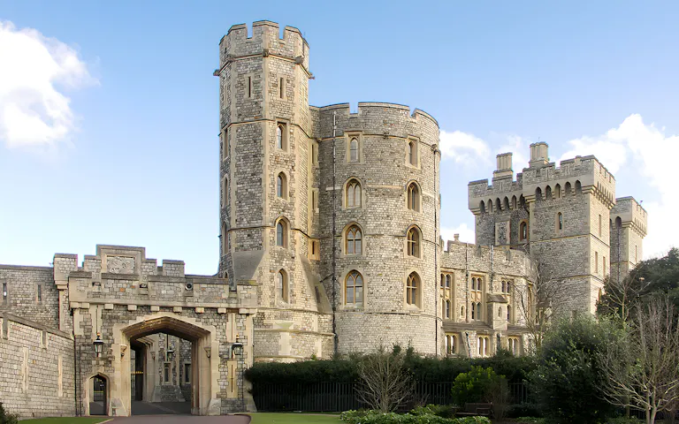 Stonehenge Windsor Castle and Bath Tour from London