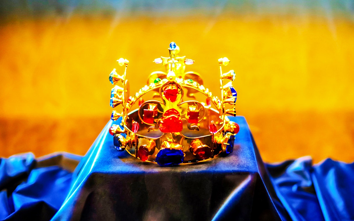 Replica of the Crown Jewels on display in Prague exhibition.