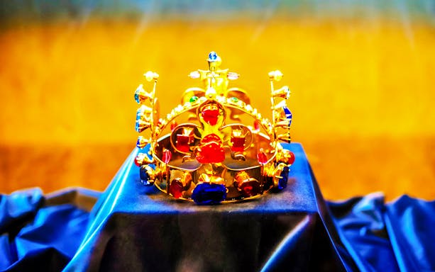 Replica of the Crown Jewels on display in Prague exhibition.