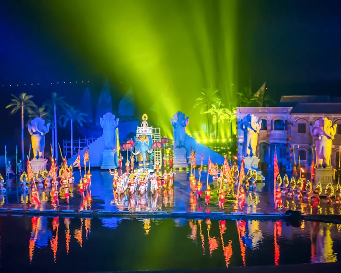 Hoi An Memories Show with Round-Trip Transfers from Da Nang