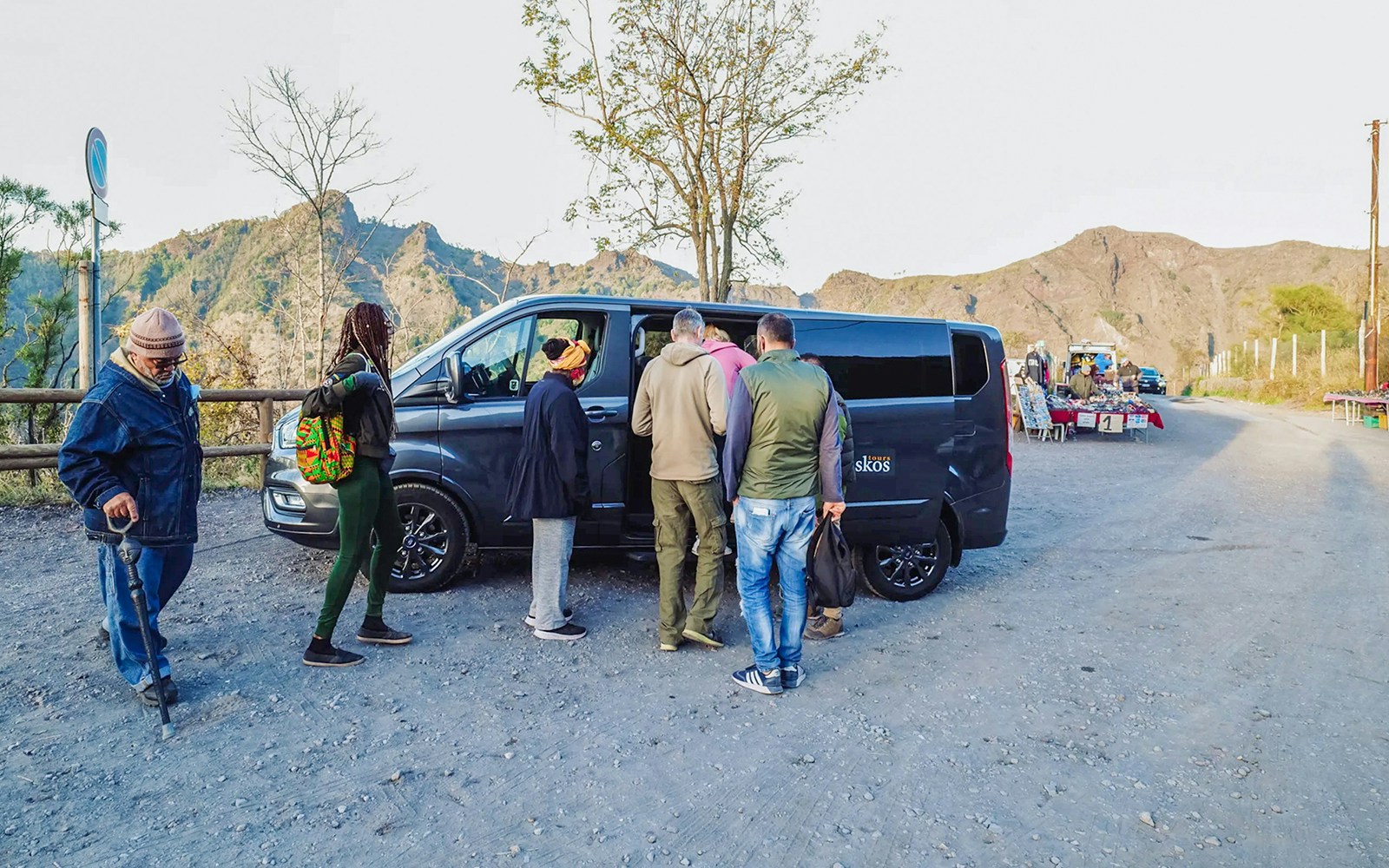 High-speed train journey from Rome to Pompeii with exclusive transportation and professional driver.