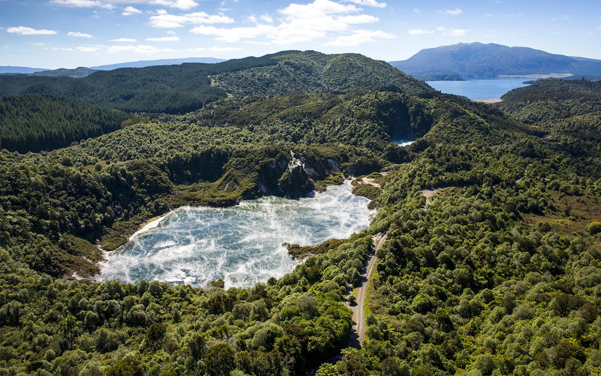 30-minute guided tour of mount tarawera & waimangu thermal valley in a floatplane from rotorua-8 30-minute guided tour of mount tarawera & waimangu thermal valley in a floatplane from rotorua-8