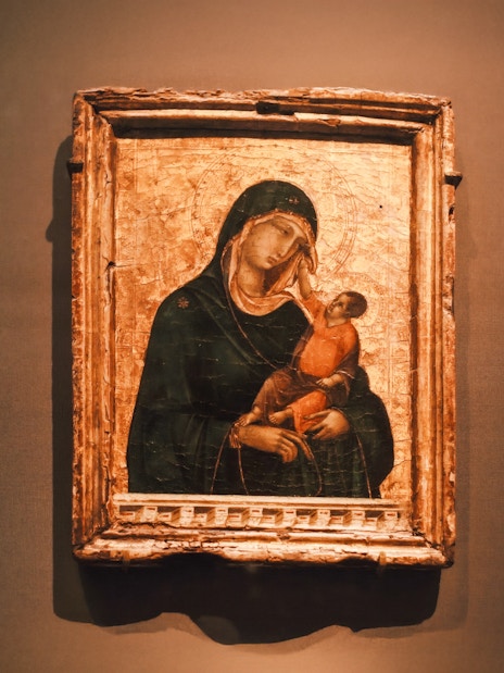 Mary holding infant Jesus in Duccio di Buoninsegna's Stoclet Madonna painting.