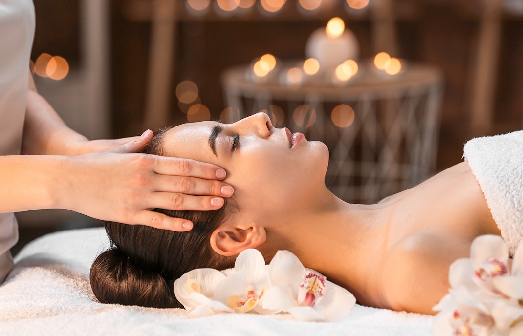 Women receiving massage at Szechenyi bath