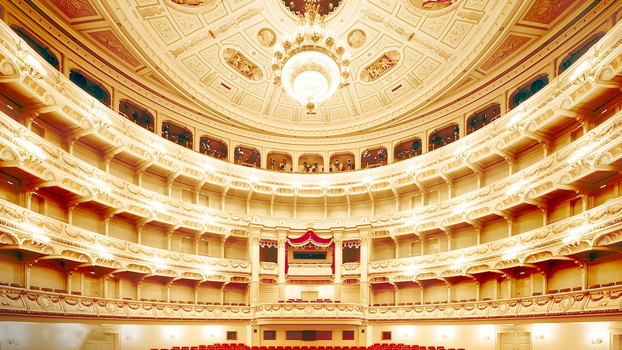 Why visit Semperoper Dresden?