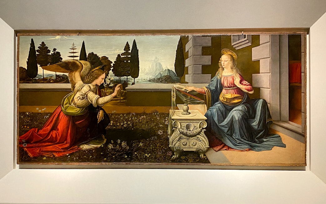 Annunciation painting by Leonardo da Vinci at Uffizi Gallery, Florence, featured in private tour.