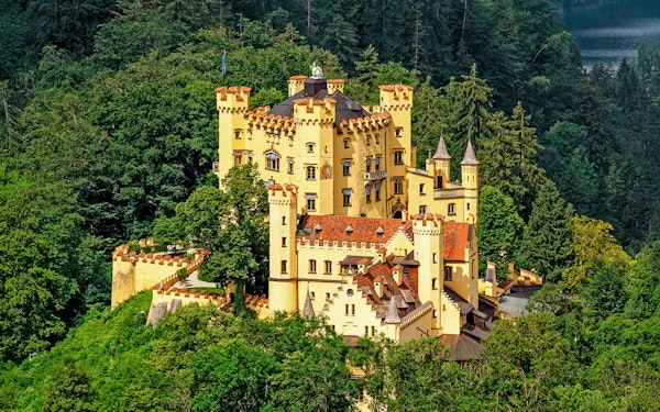 Hohenschwangau Castle Skip-the-Line Tickets with Audio Guide