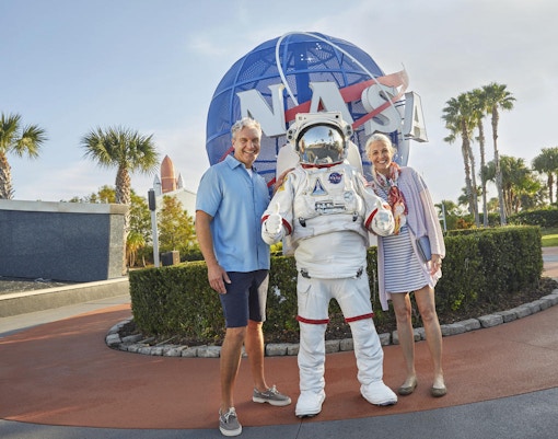 kennedy space center heroes and legends