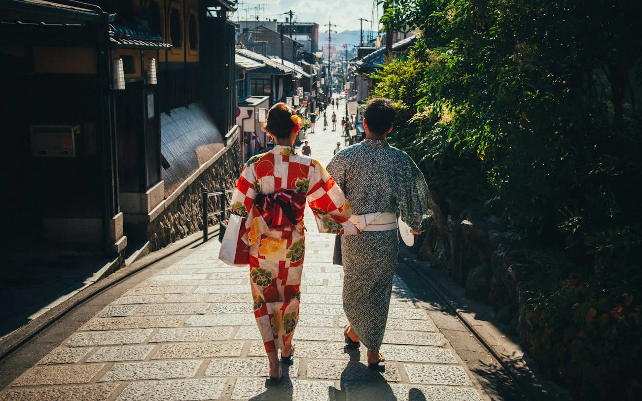 Kyoto Early Morning Guided Tour of Fushimi Inari, Nijo Castle, and Kinkaku-ji