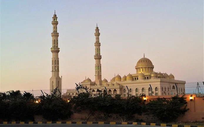 Premium City Tour: Mosque, Marina, Papyrus & Handicraft - Hurghada
