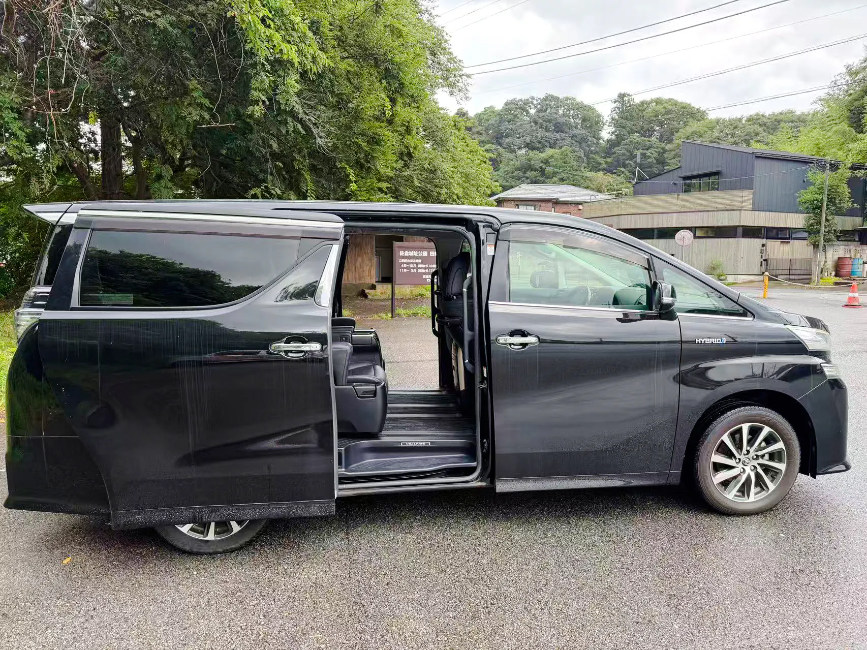 Narita Airport Private Transfer to/from Tokyo