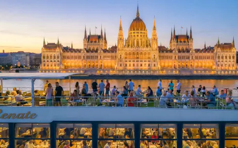 budapest danube river dinner cruise with folklore show-1