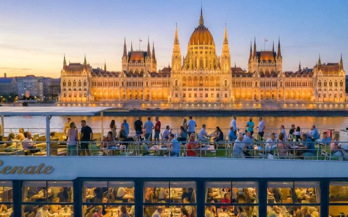 budapest danube river dinner cruise with folklore show-1
