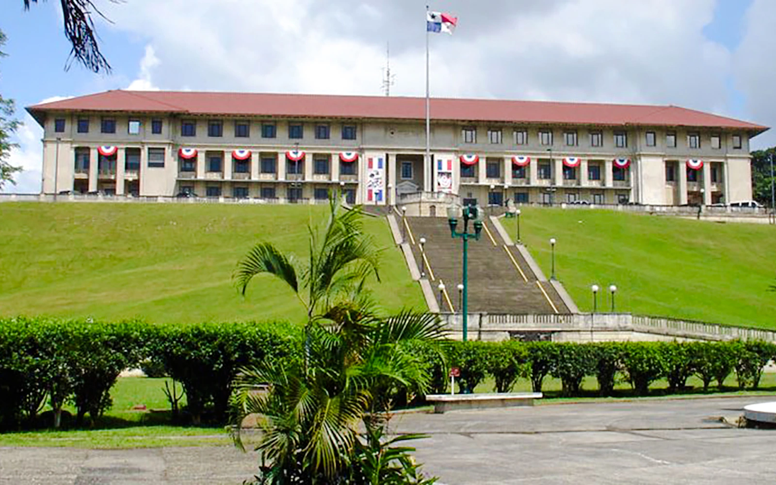 Panama City Highlights & Panama Canal Small-Group Tour with Hotel Pickup and Drop-Off Image 2