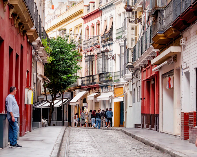 Real Alcázar Skip-the-Line Tickets with Free Seville Walking Tour